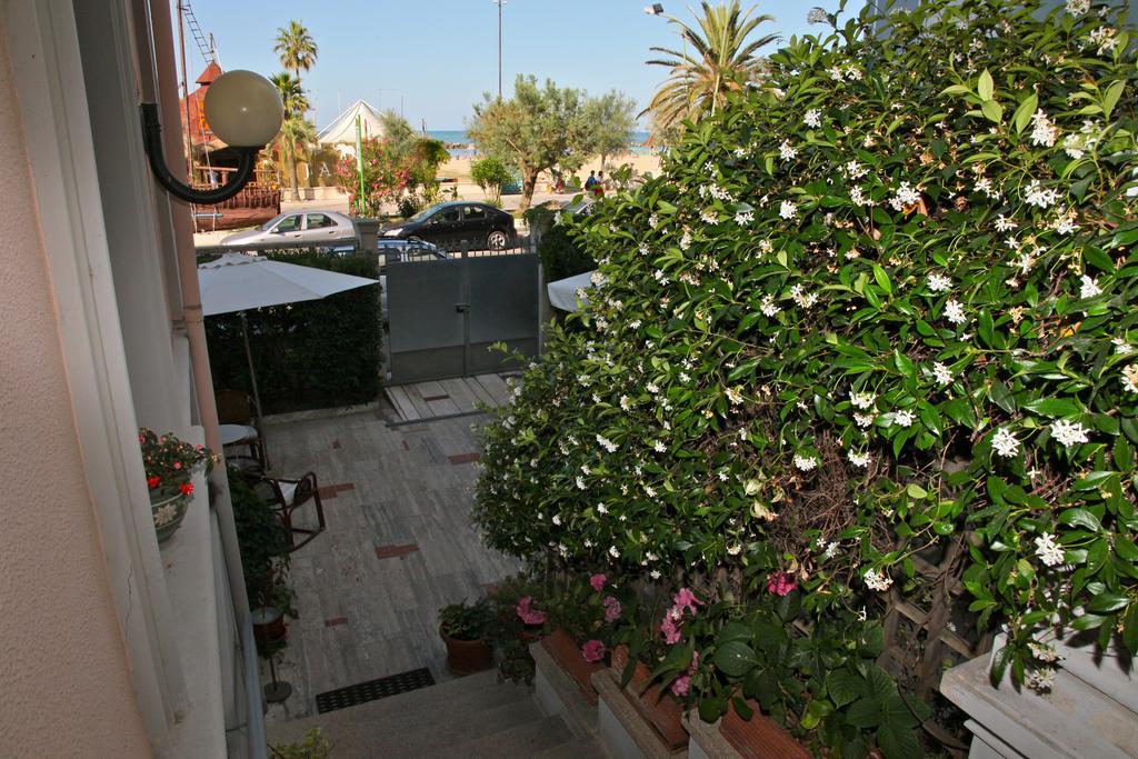 Villa L'Aurora Пескара Екстериор снимка
